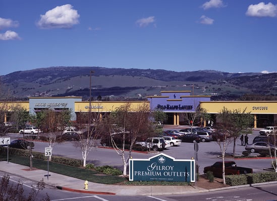 GILROY PREMIUM OUTLETS - 218 Photos & 504 Reviews - 681 Leavesley Rd, Gilroy,  CA - Yelp