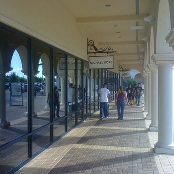 MICHAEL KORS OUTLET - 20 Reviews - 3939 S Interstate 35, San Marcos, TX -  Yelp