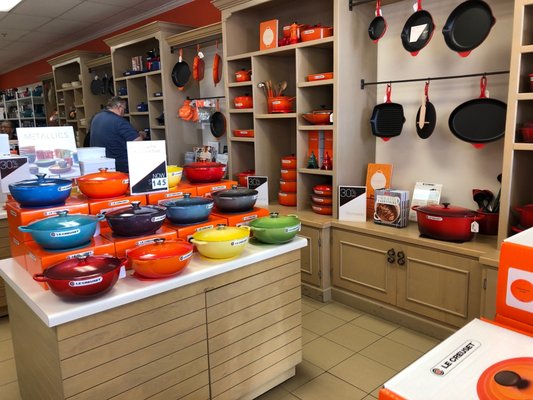 Enlighten Duplikering Cataract LE CREUSET OUTLET STORE - 58 Photos & 43 Reviews - 48750 Seminole Dr,  Cabazon, CA, United States - Yelp